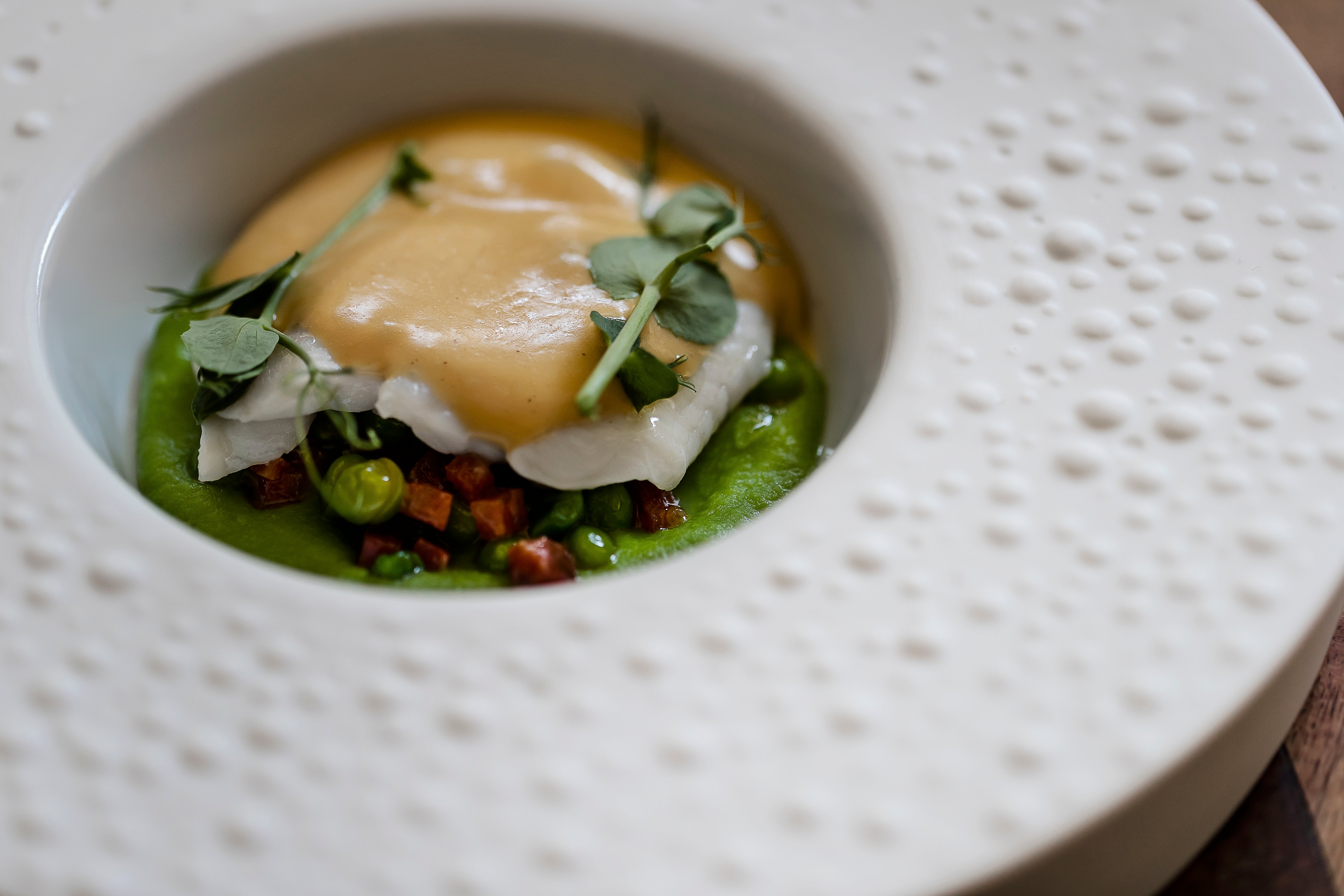 Azevia, ervilhas, chouriço de porco alentejano, holandês de noisette_02_AR