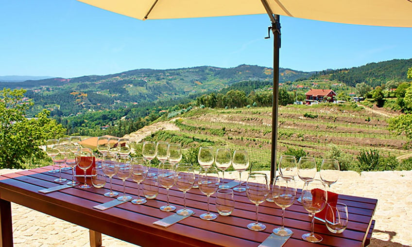 Resultado de imagem para site:blog.winetourismportugal.com "vinho verde"
