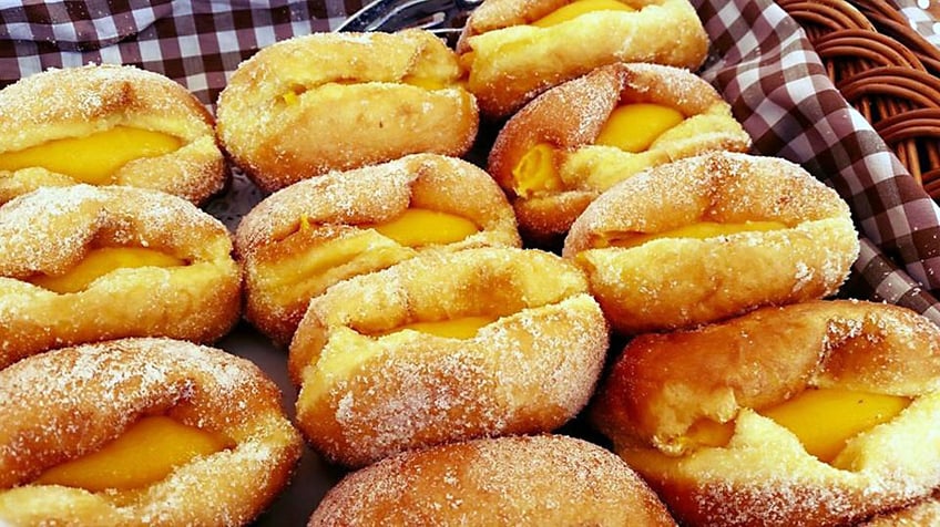 What to Eat in Portugal - Bola de Berlim