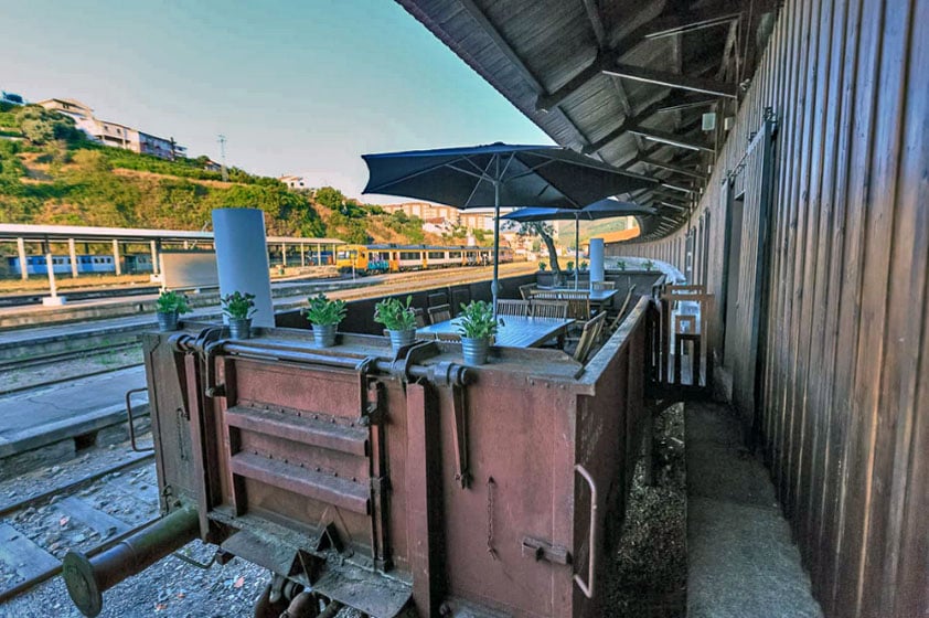 Castas e Pratos Restaurant - Old Railway Station