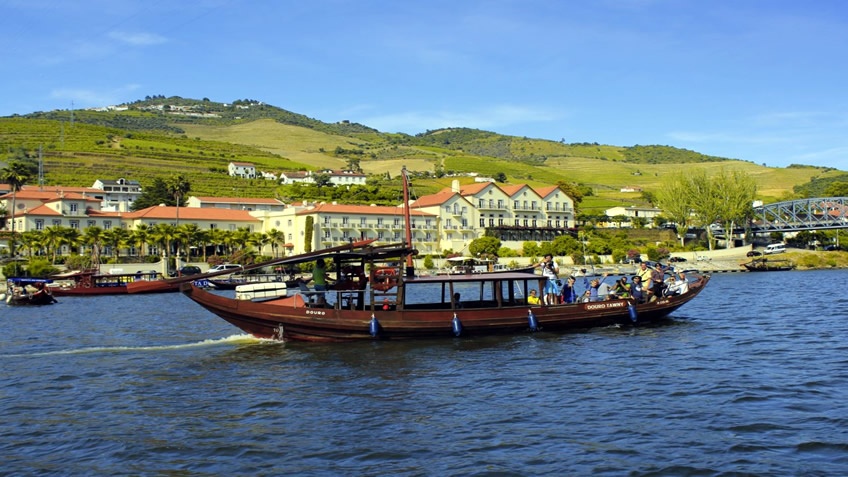 Companhia Turistica do Douro; Douro River Cruise