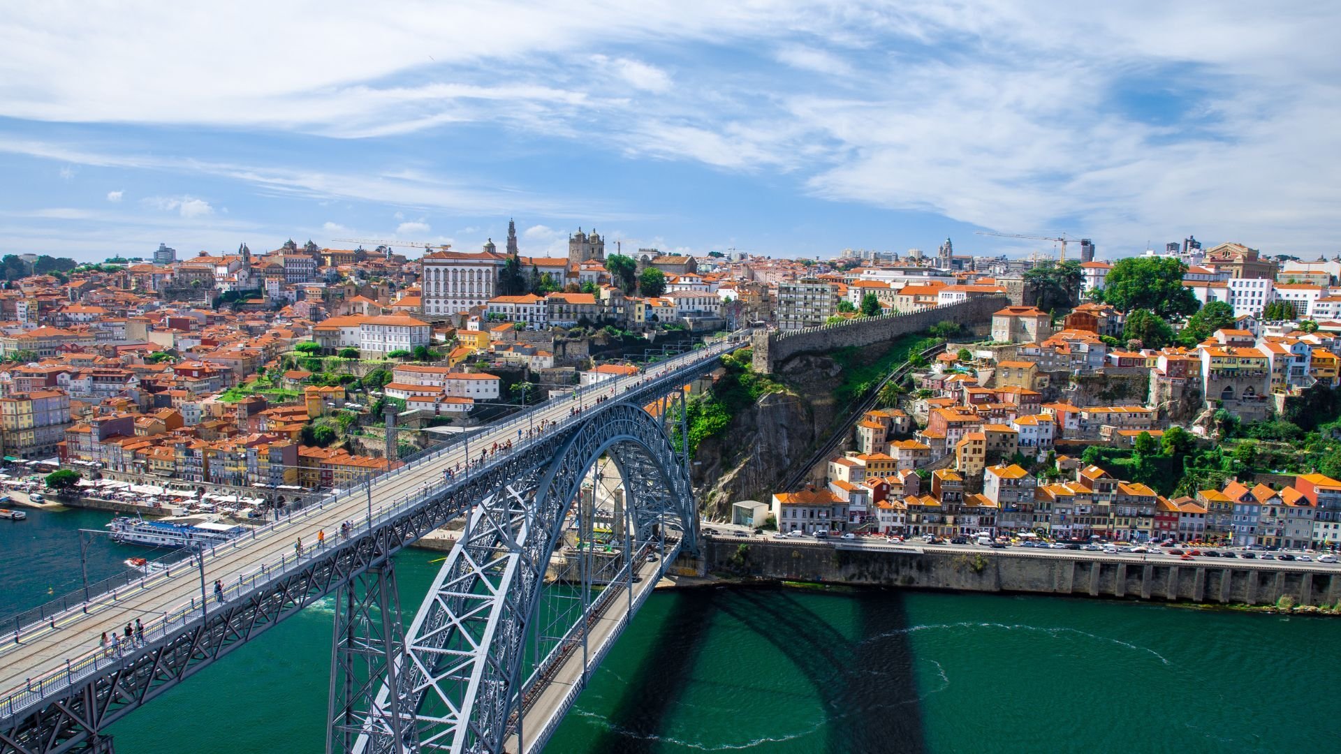 Dom Luís I Bridge in Porto, Portugal