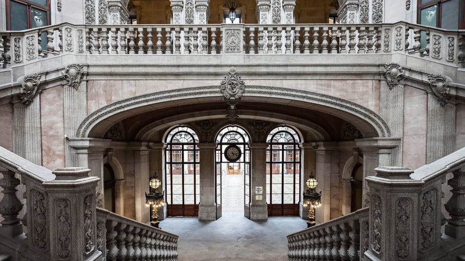 Escadaria Monumental no Palácio da Bolsa no Porto