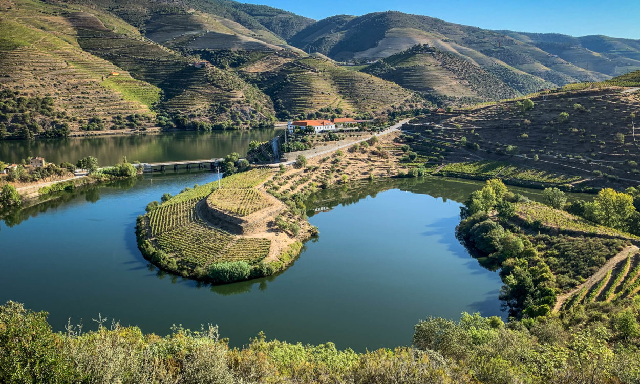 Uncover the secrets of Douro with a 7-day Astonishing Tour
