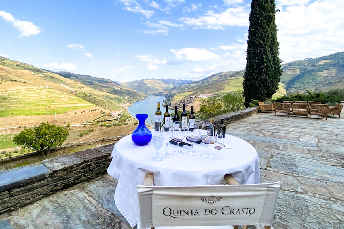 洋書 Port Wine Quinras of the Douro On The Douro Road: Your Guide to Wine Tourism in Portugal