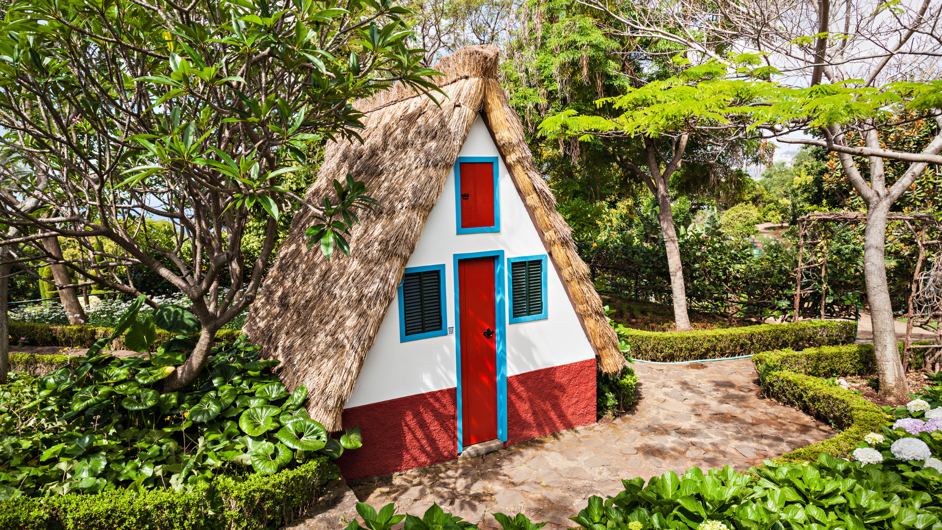 Santana Village: Traditional thatched-roof houses in Santana, Madeira, showcasing the island’s rural charm.