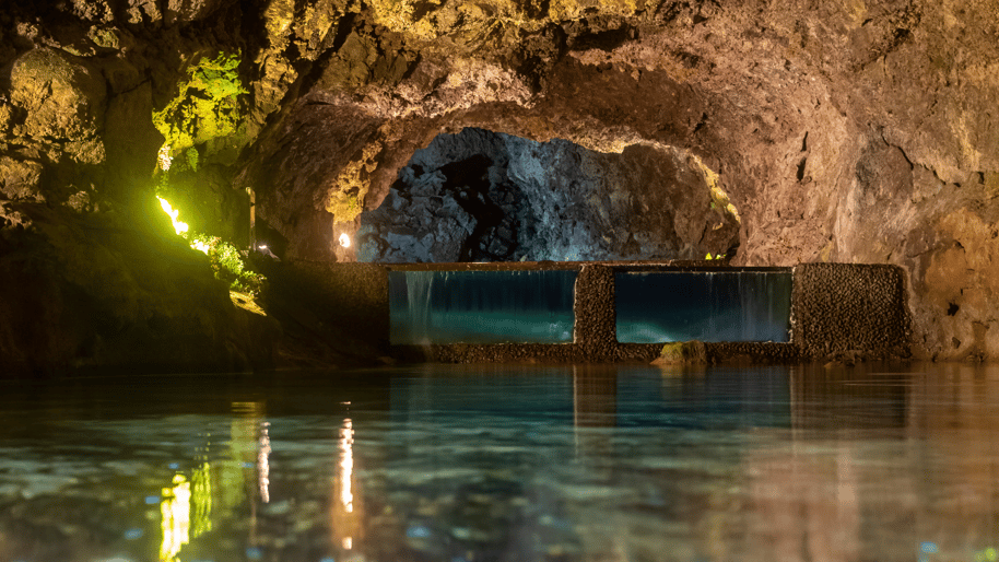 Swim in the Volcanic Pools of Porto Moniz (3)