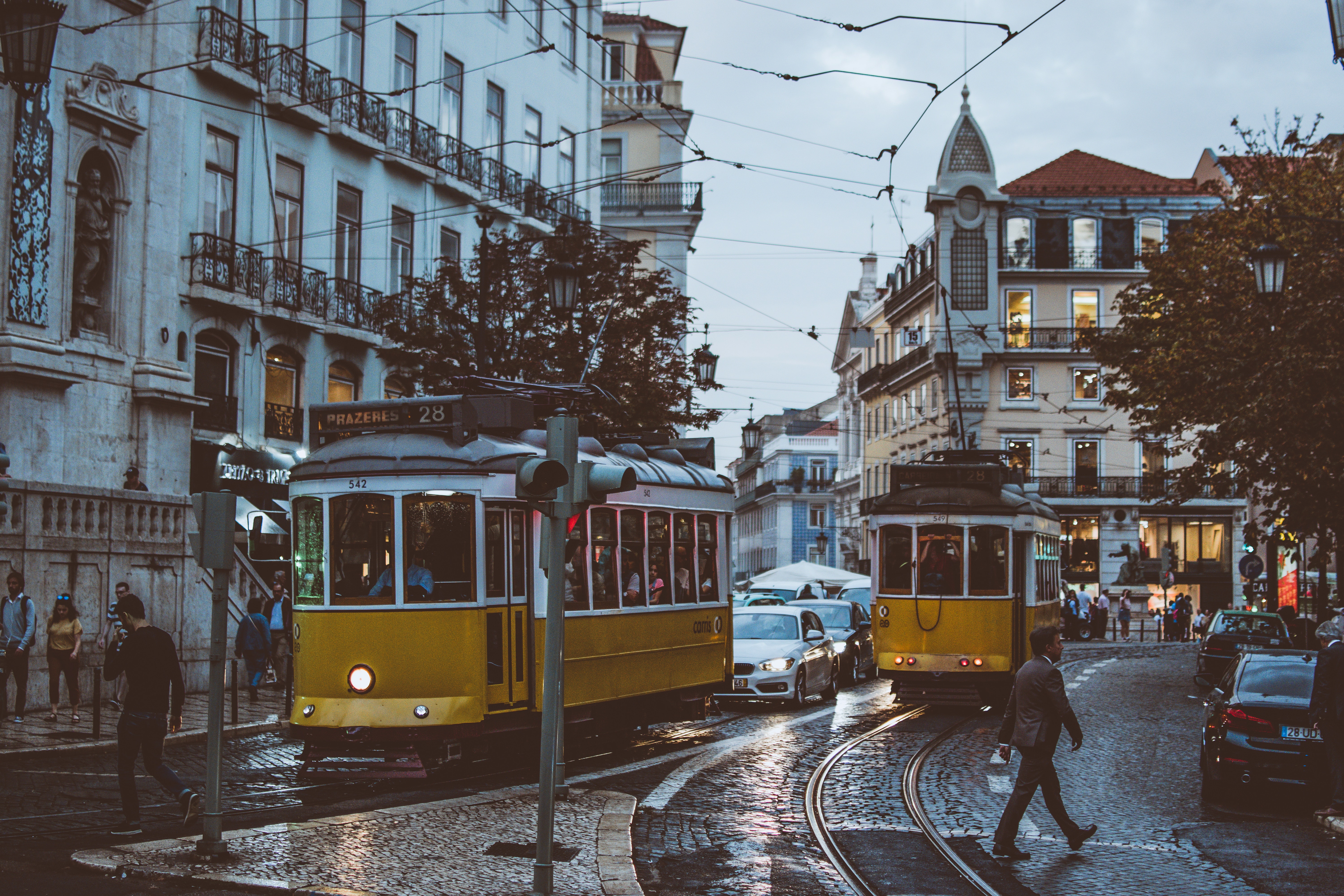 Lisbon-pexels-architecture-buildings-cable-car-1534560