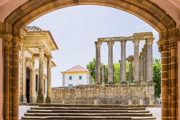 evora-portugal-alentejo