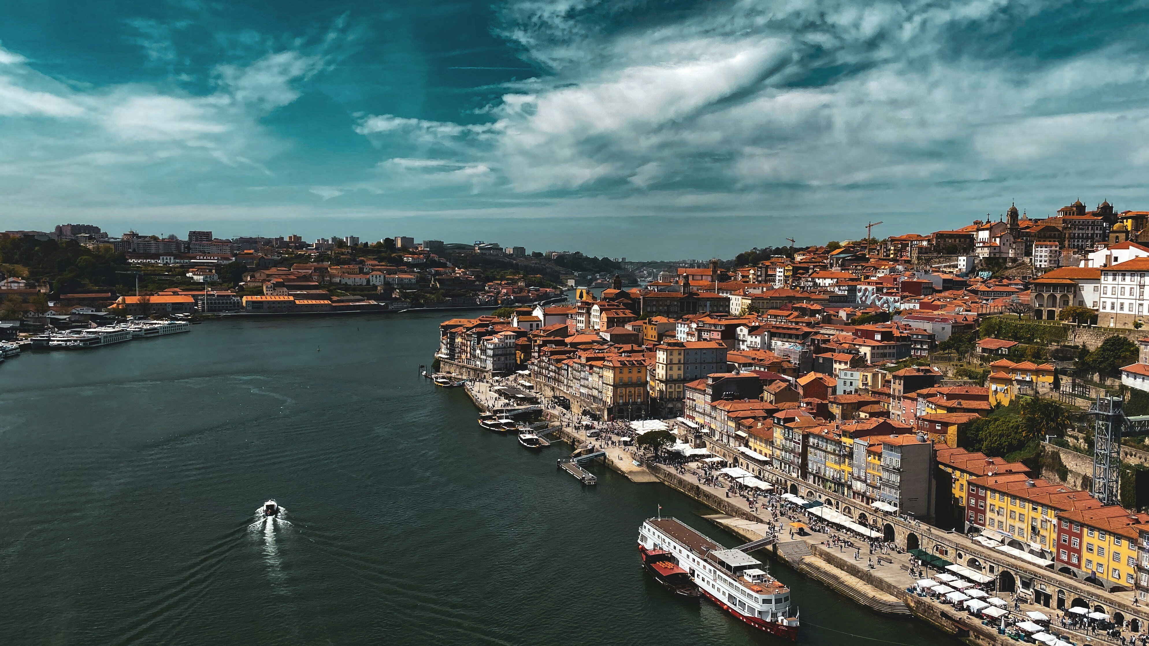 porto-Aug-06-2024-10-50-49-7390-AM