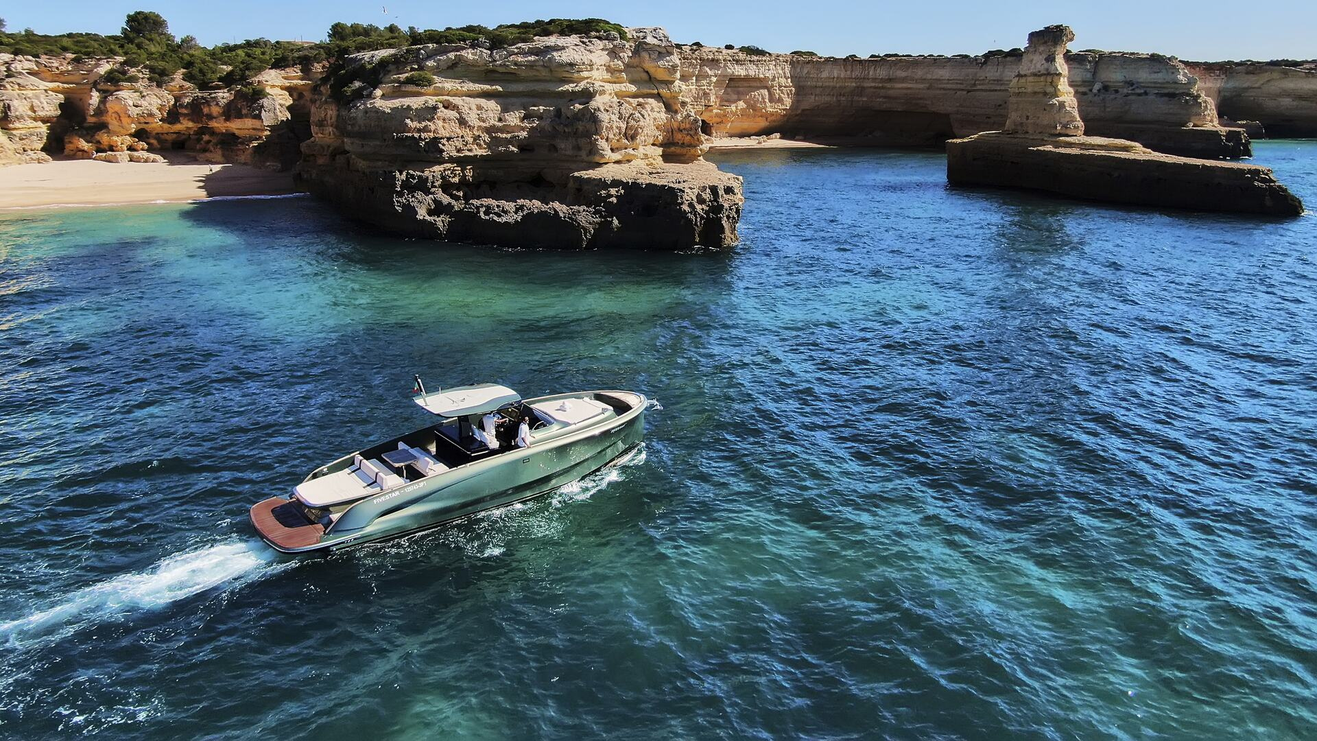 Private Yacht Cruise Vila Vita Parc